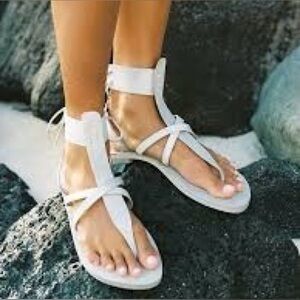 Free People Vacation Day Wrap Sandel, White, size 38 (U.S. 7.5)- NWOT